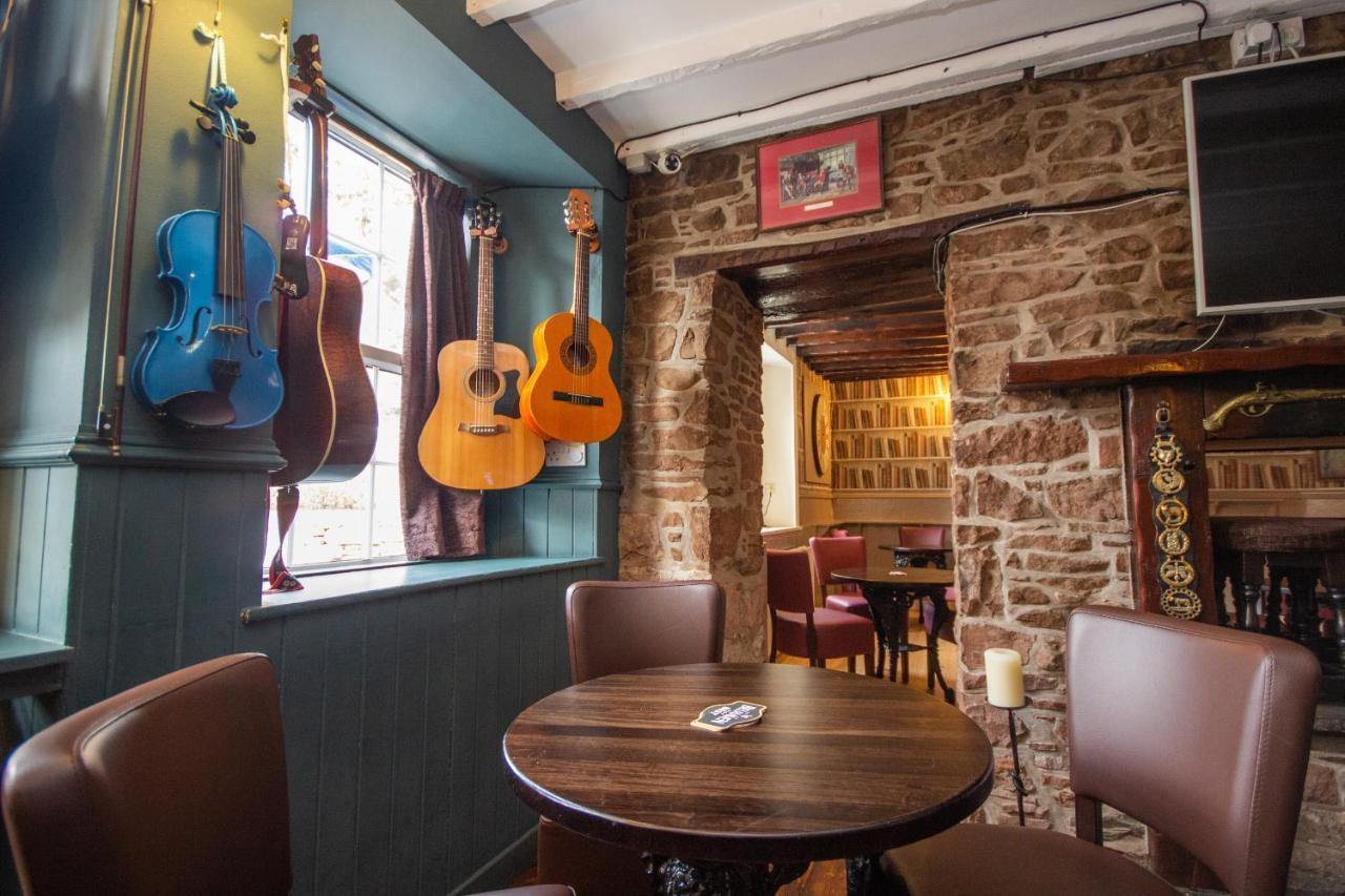 Horse And Hound Country Inn Bonchester Bridge エクステリア 写真